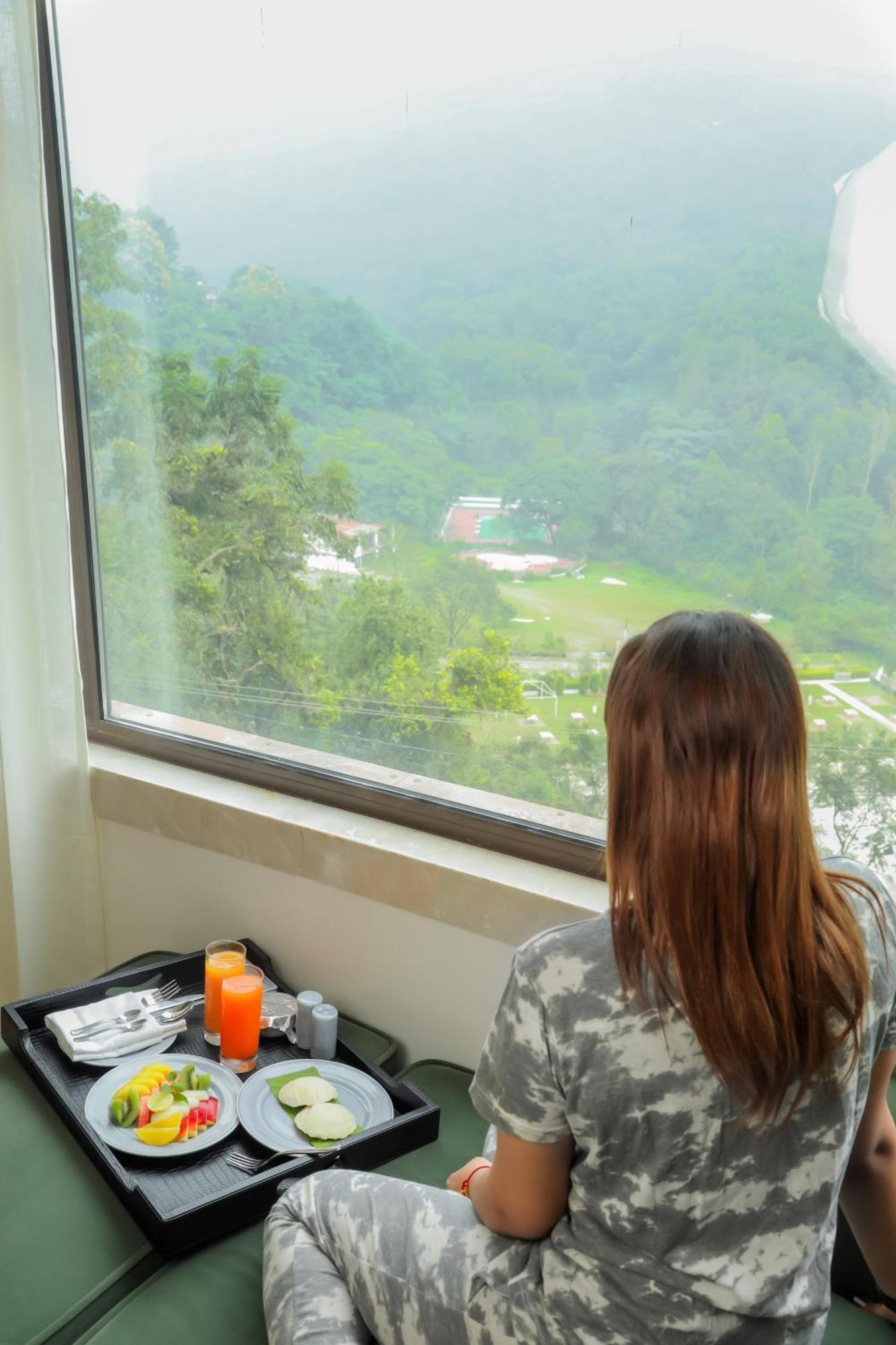 The Prominence Mussoorie Road Dehradun Hotel Buitenkant foto